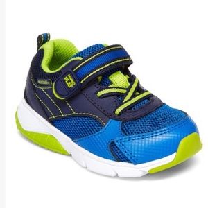 NEW Stride Rite Toddler Made to Play Sneaker